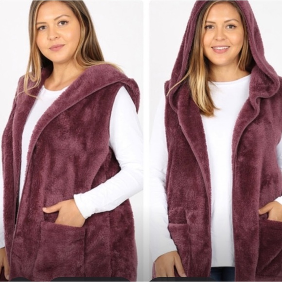 Zenana Outfitters Jackets & Blazers - Zenana Outfitters Plush Hooded Vest in Burgundy